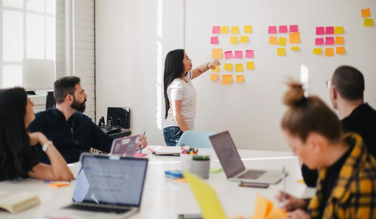 Team planning a website growth strategy together